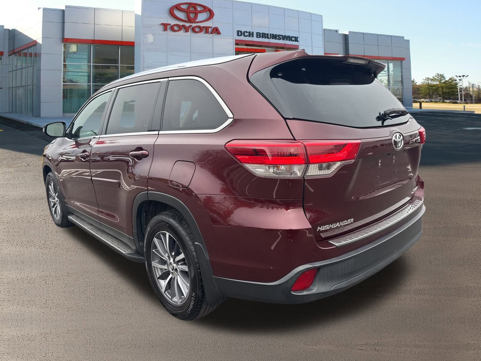 Thumbnail: 2019 Toyota Highlander - 13