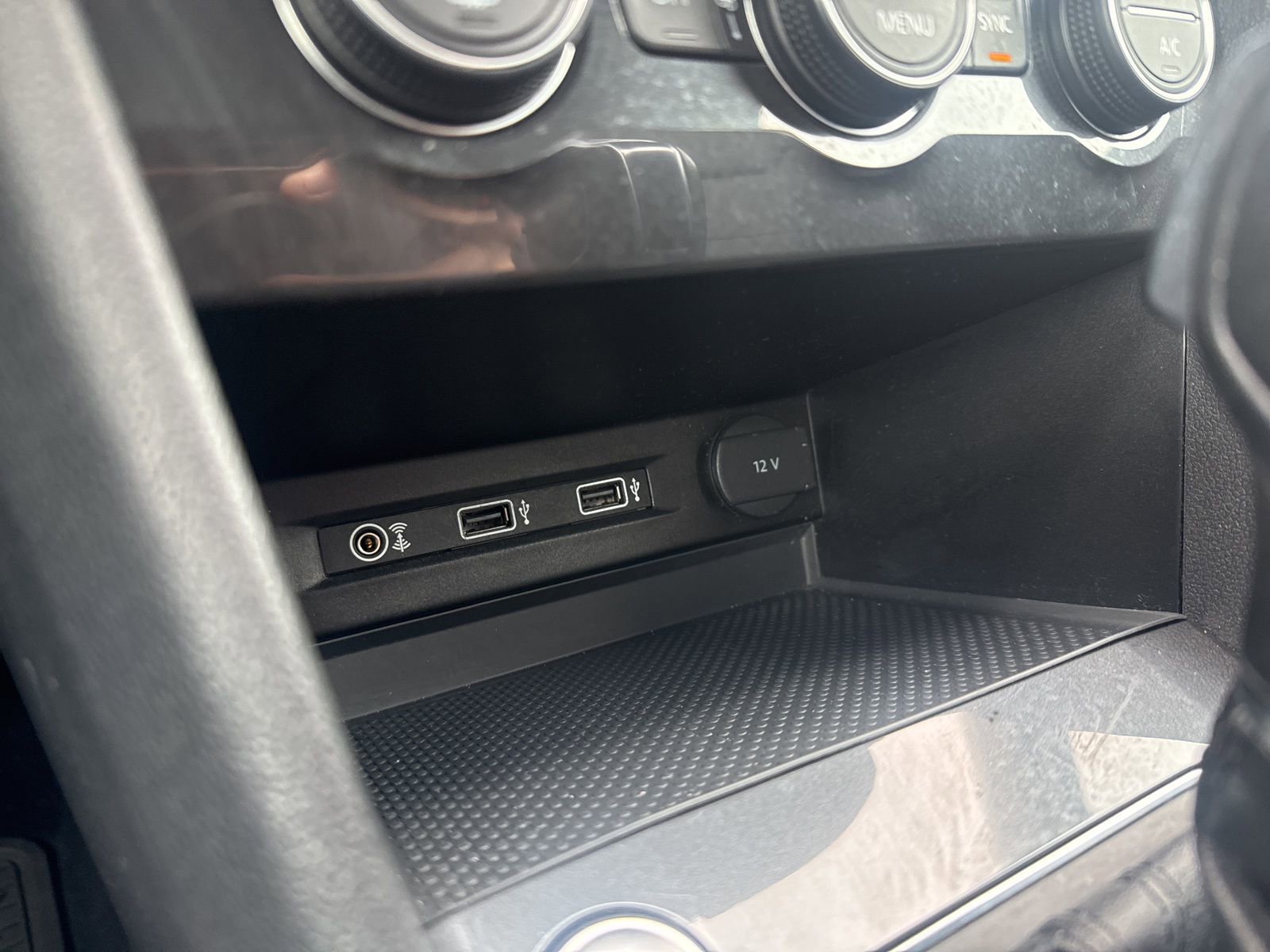 Thumbnail: 2018 Volkswagen Tiguan - 27