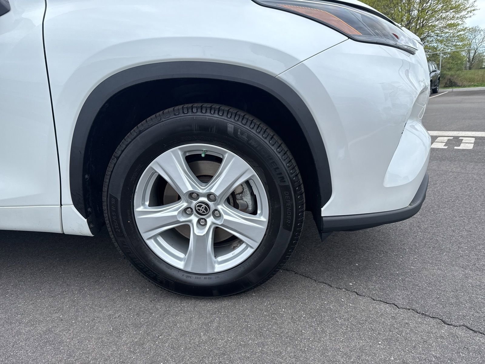 Thumbnail: 2023 Toyota Highlander - 15