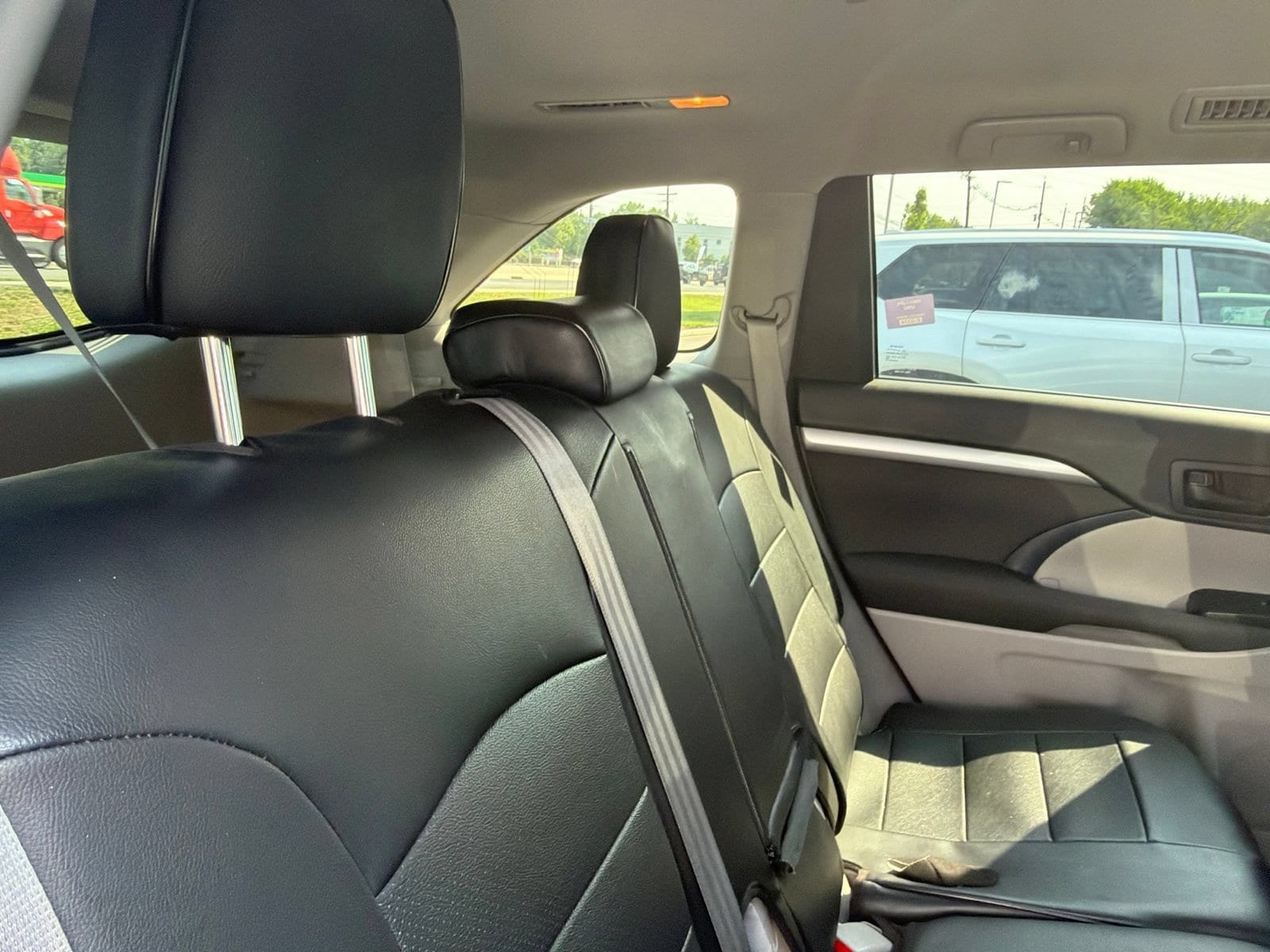 Thumbnail: 2015 Toyota Highlander - 14