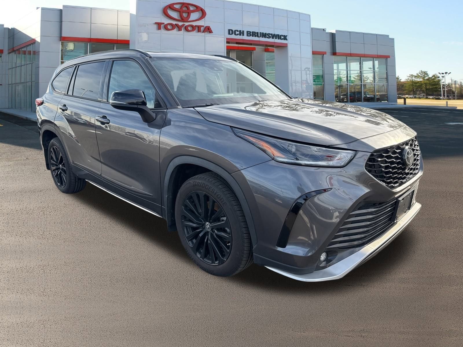 Thumbnail: 2023 Toyota Highlander - 3