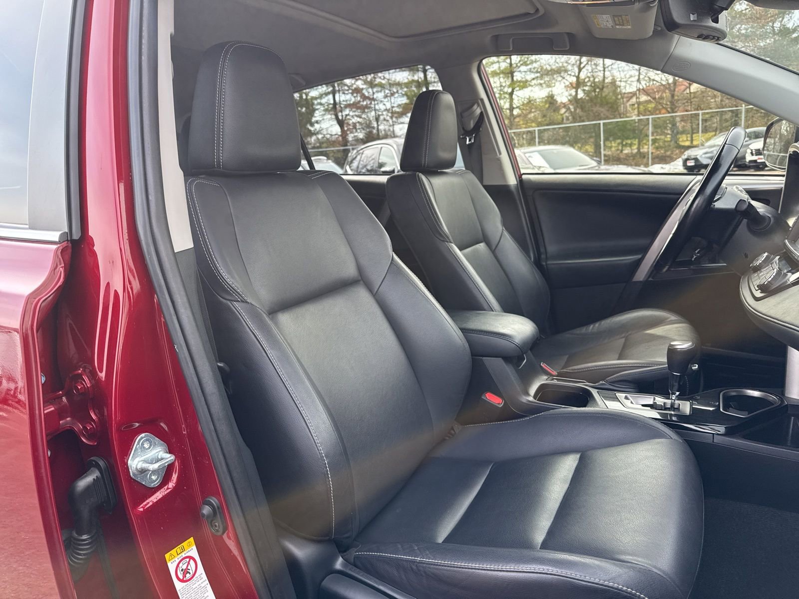 Thumbnail: 2018 Toyota RAV4 - 22