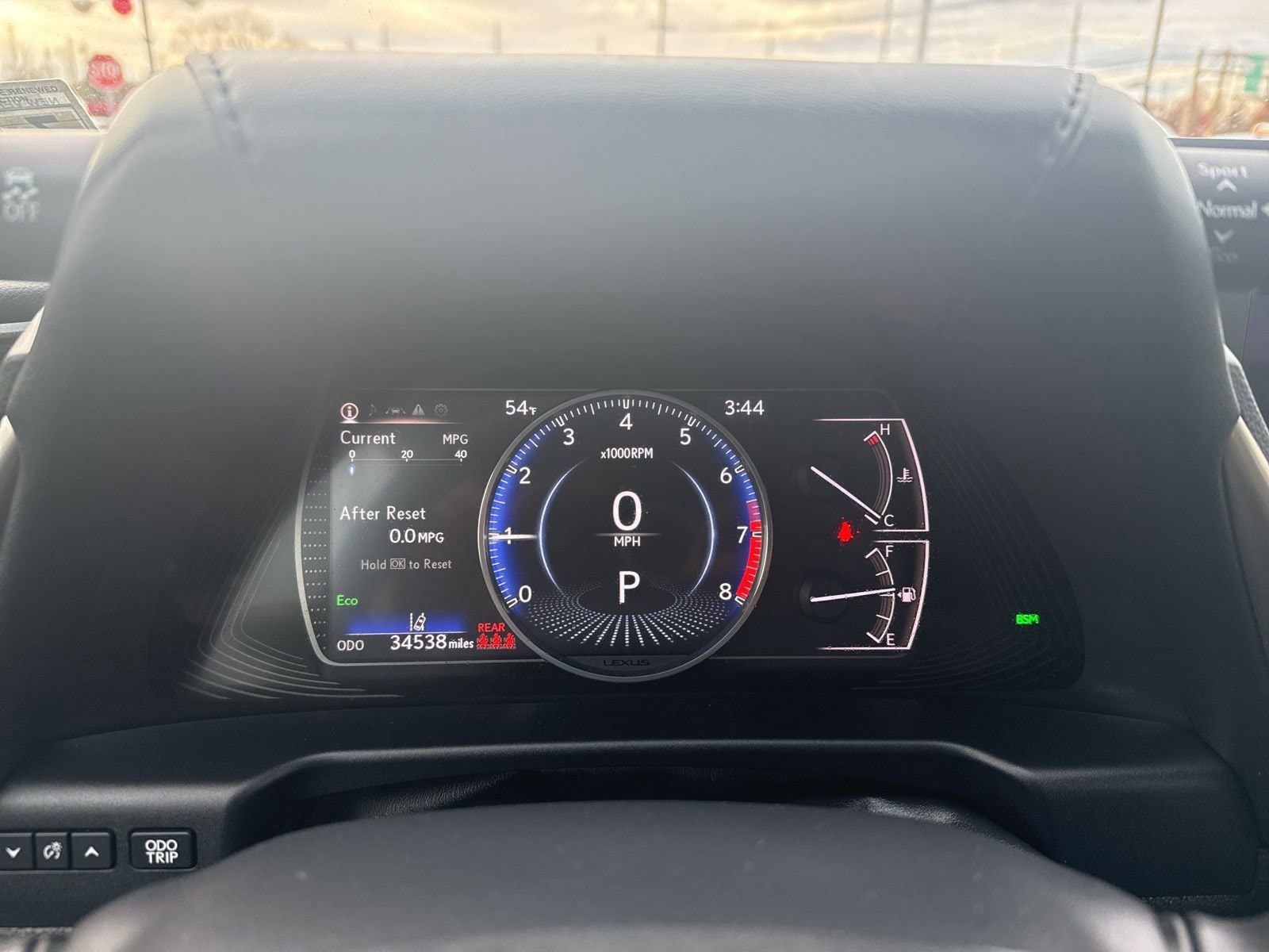 Thumbnail: 2020 Lexus ES - 32