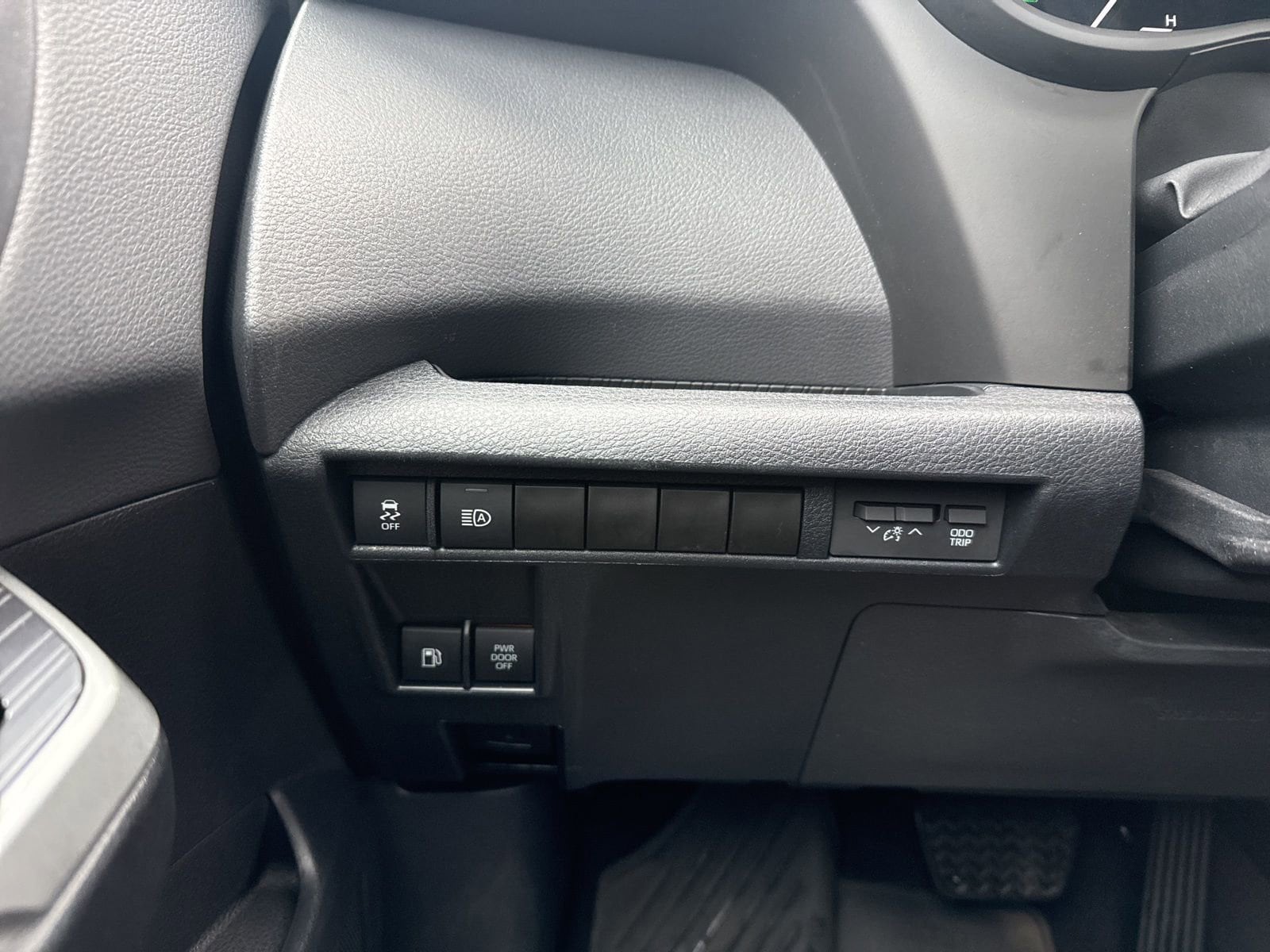 Thumbnail: 2023 Toyota Sienna - 29