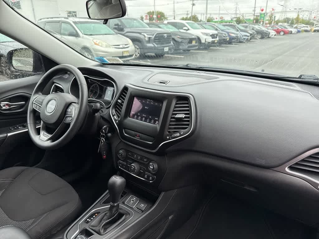 Thumbnail: 2020 Jeep Cherokee - 20