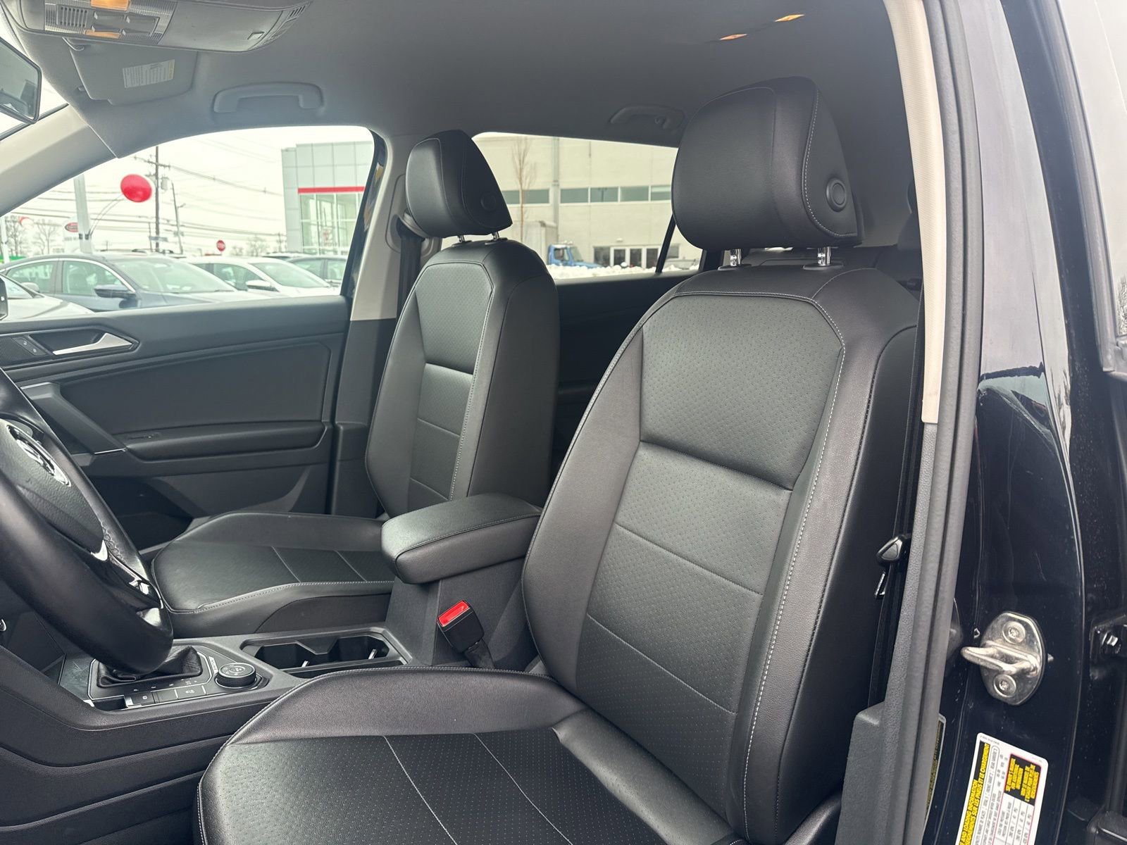 Thumbnail: 2018 Volkswagen Tiguan - 17