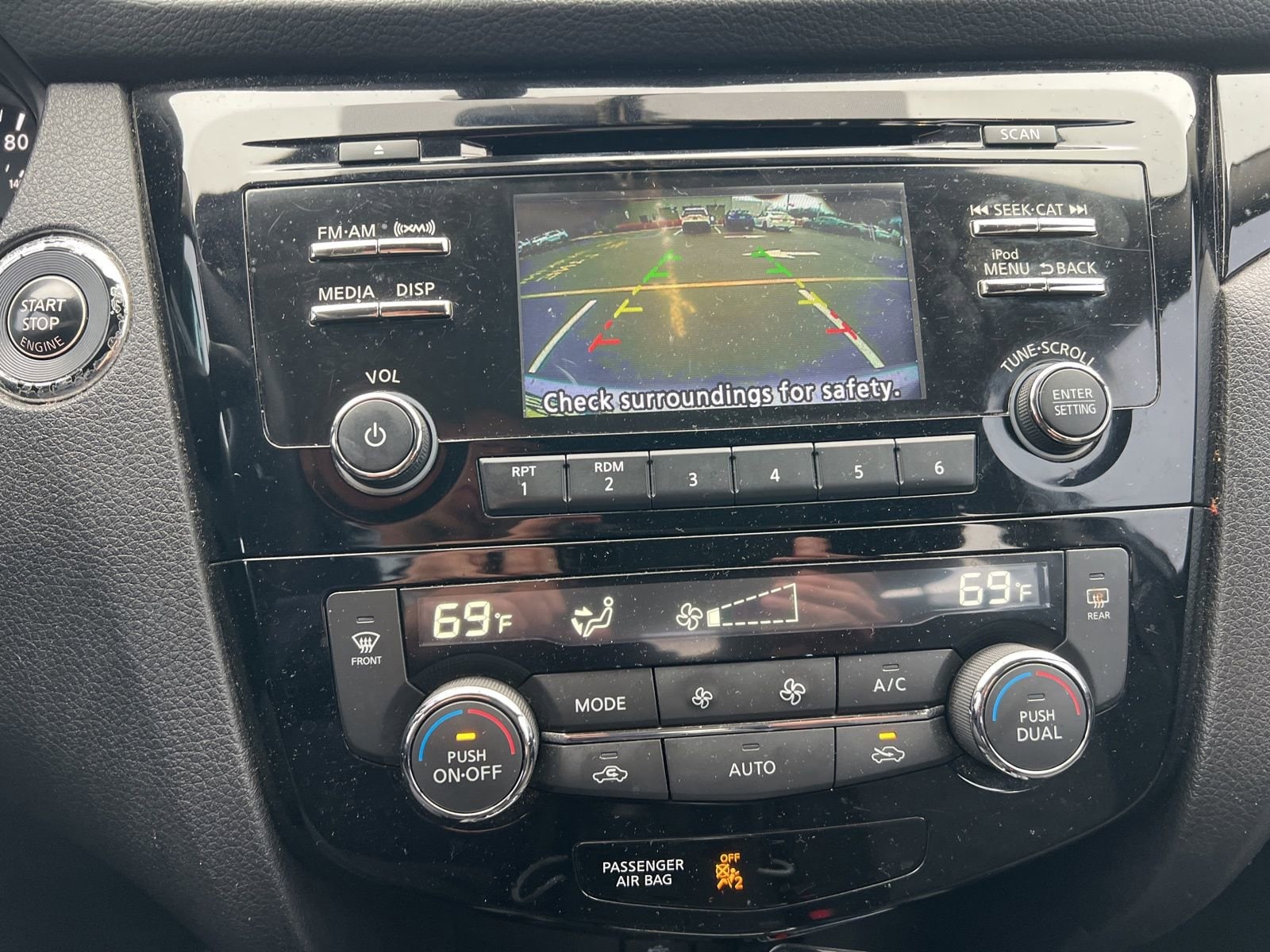 Thumbnail: 2017 Nissan Rogue Sport - 6