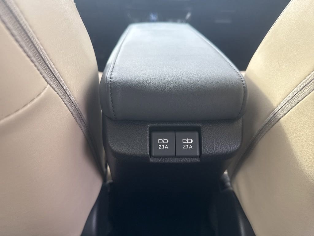 Thumbnail: 2022 Toyota Prius - 33