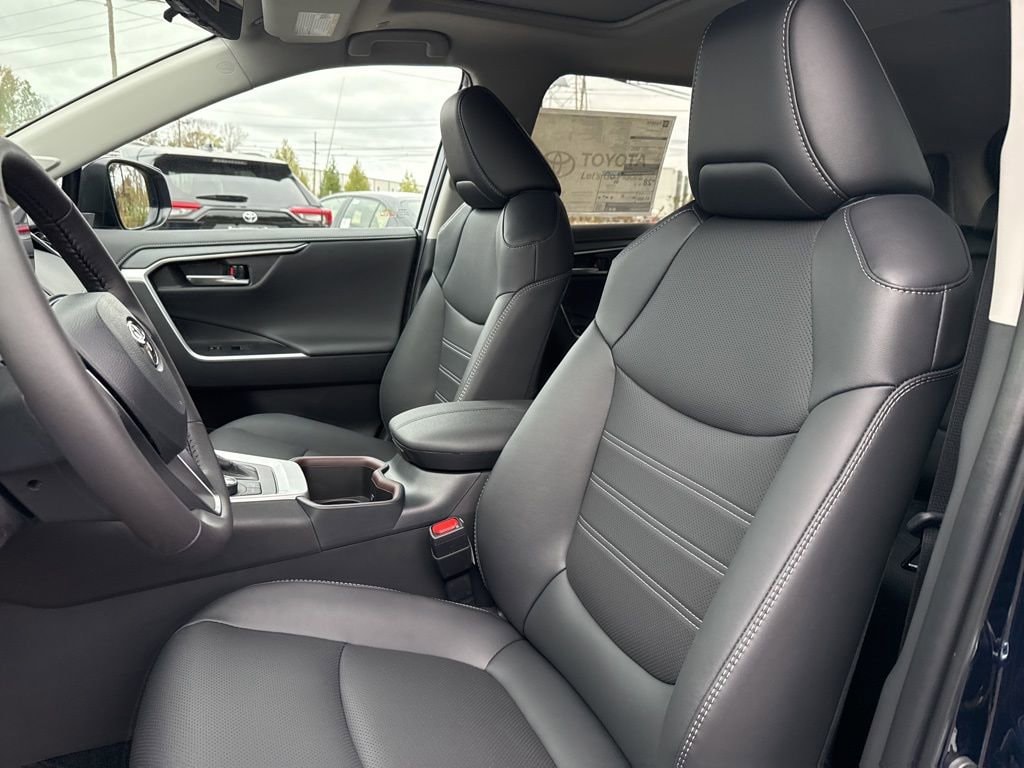 Thumbnail: 2025 Toyota RAV4 - 11