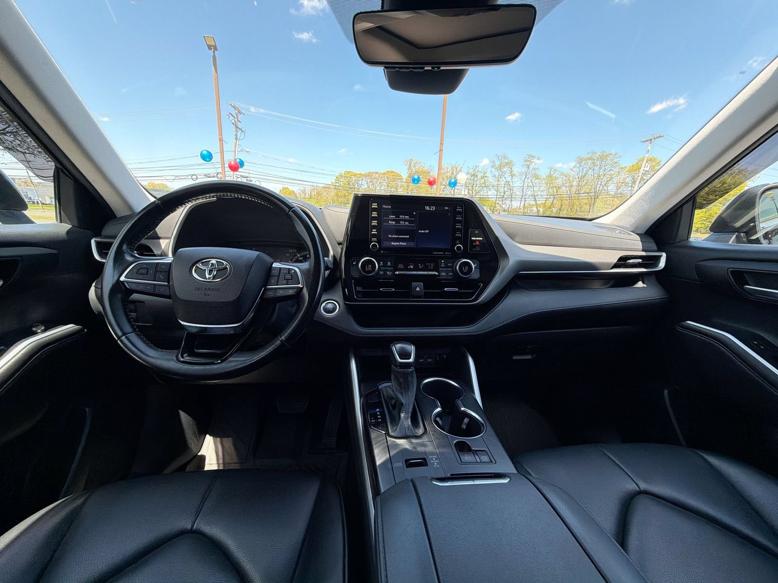 Thumbnail: 2021 Toyota Highlander - 27