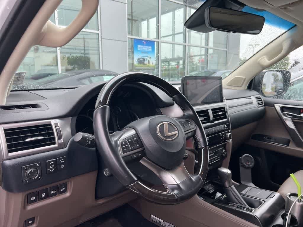 Thumbnail: 2022 Lexus GX - 17