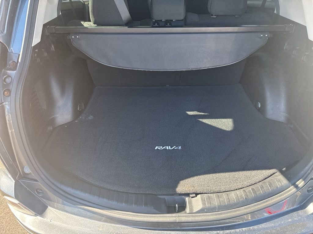 Thumbnail: 2016 Toyota RAV4 - 15