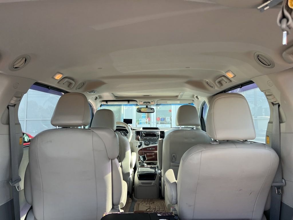 Thumbnail: 2012 Toyota Sienna - 14