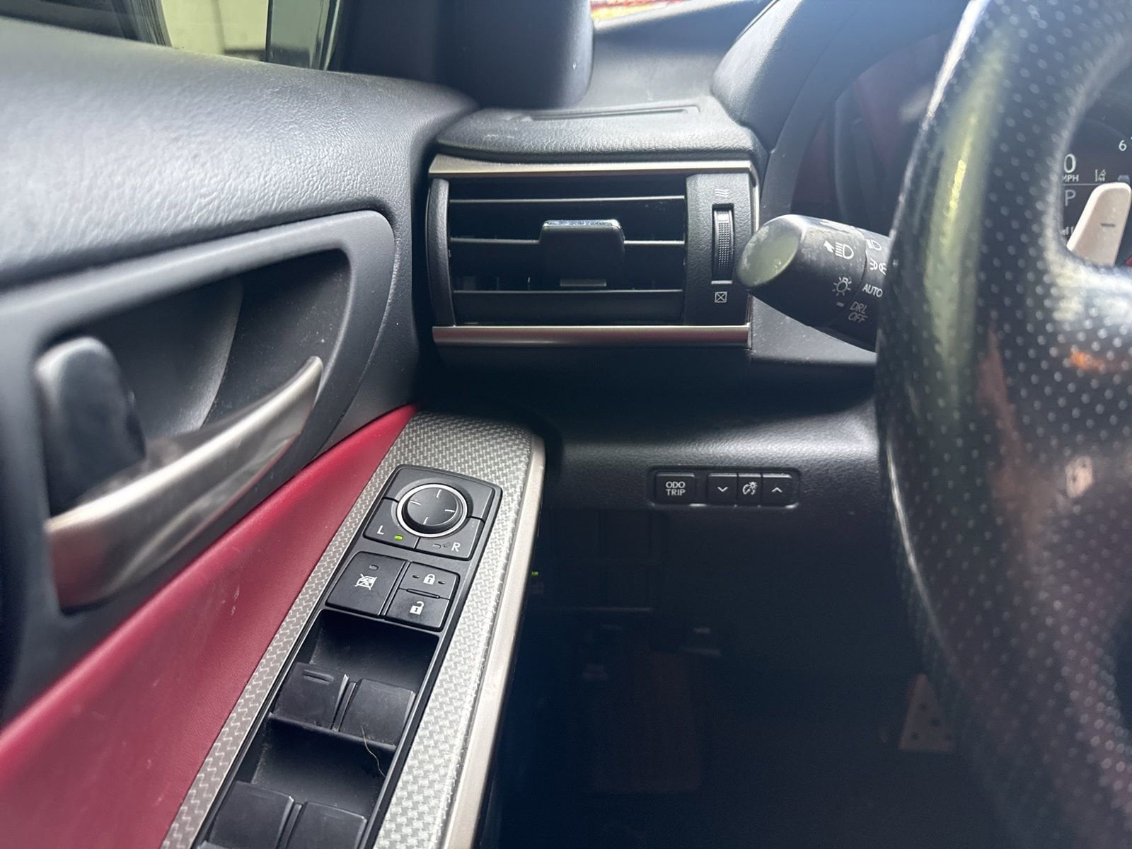 Thumbnail: 2017 Lexus IS - 35