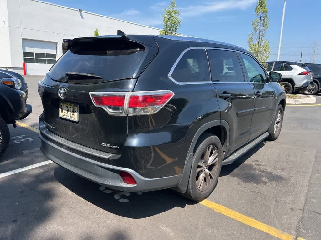 Thumbnail: 2014 Toyota Highlander - 3