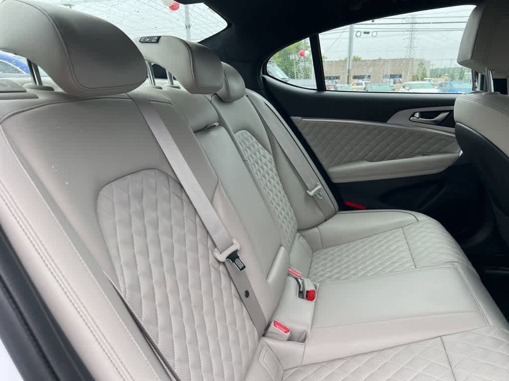 Thumbnail: 2022 Genesis G70 - 18