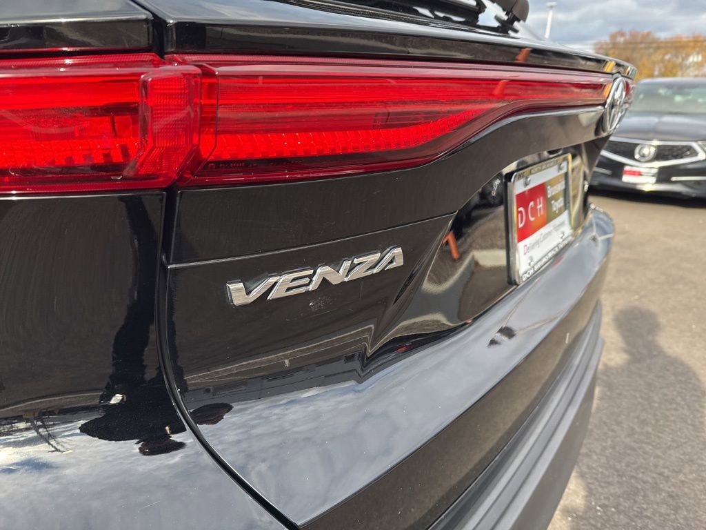 Thumbnail: 2021 Toyota Venza - 14