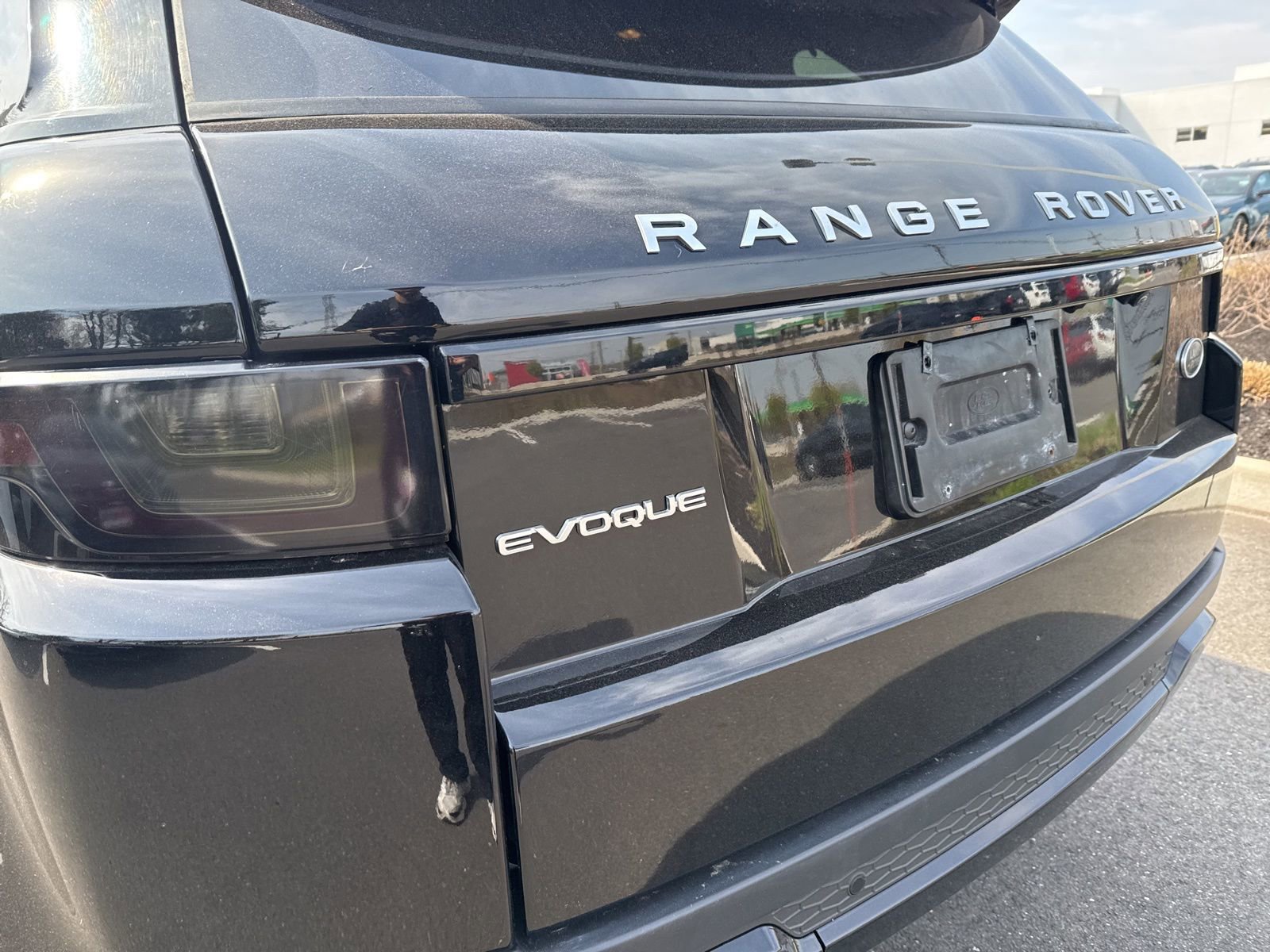 Thumbnail: 2019 Land Rover Range Rover Evoque - 16