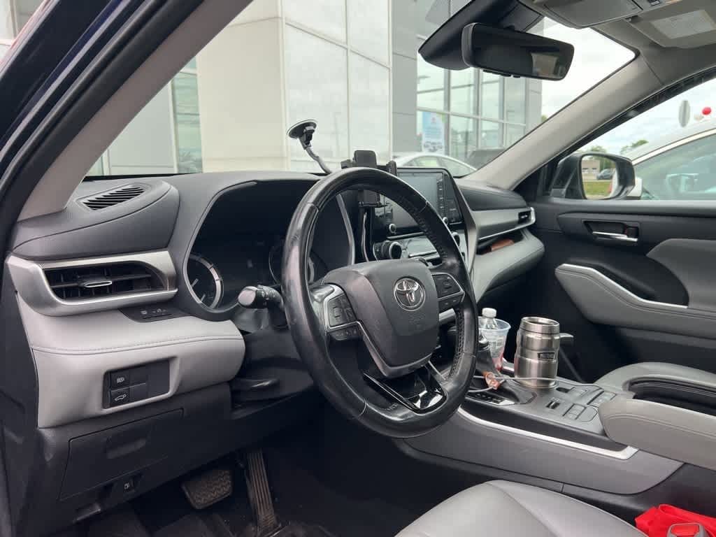 Thumbnail: 2021 Toyota Highlander - 6