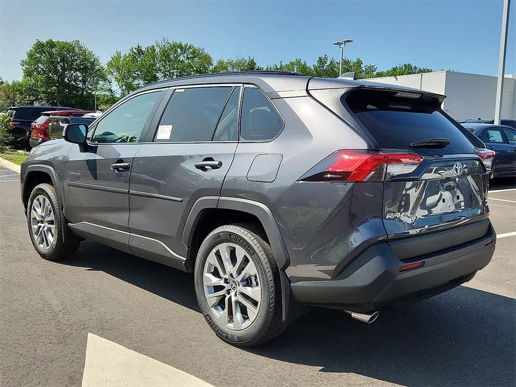 2025 Toyota RAV4 XLE Premium 6
