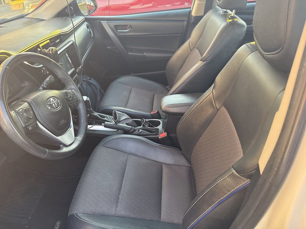 Thumbnail: 2018 Toyota Corolla - 16
