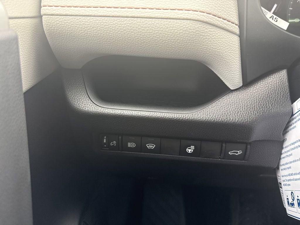 Thumbnail: 2025 Toyota RAV4 - 25