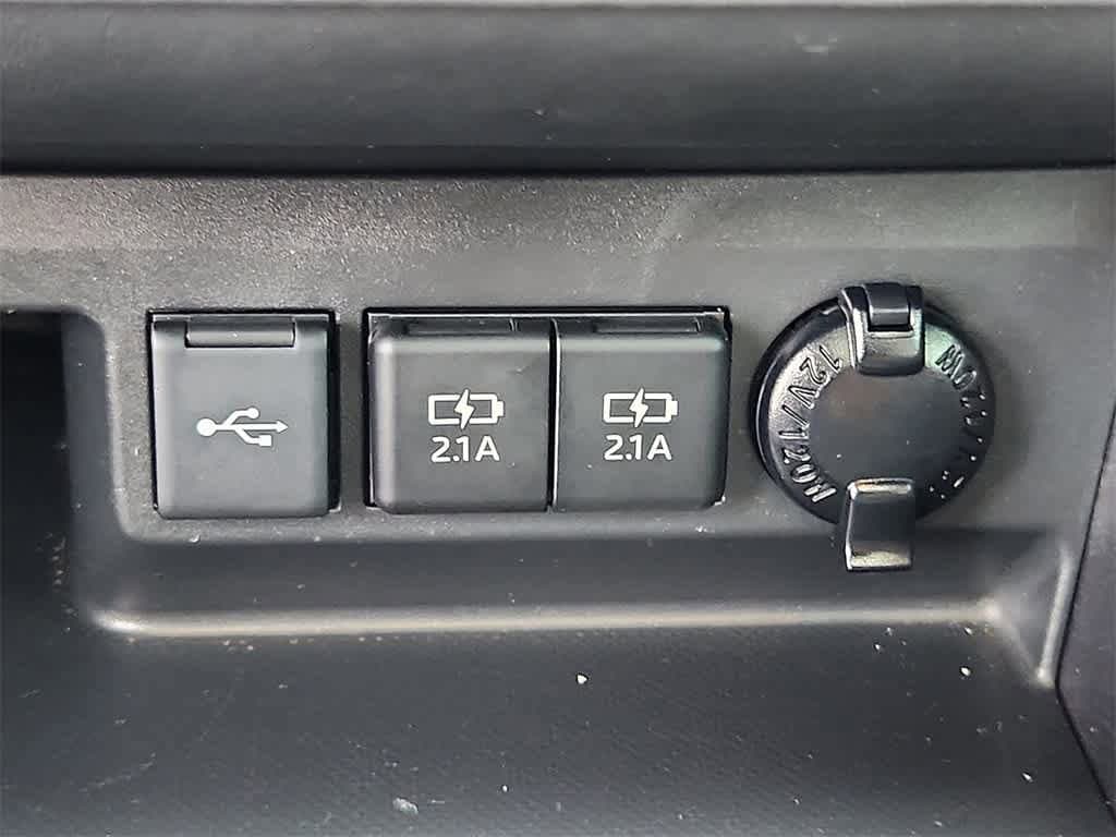 Thumbnail: 2021 Toyota Highlander - 31