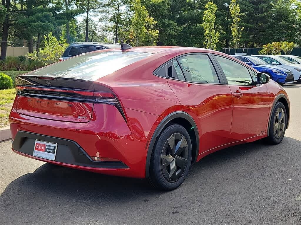 2026 Toyota Prius LE photo 3