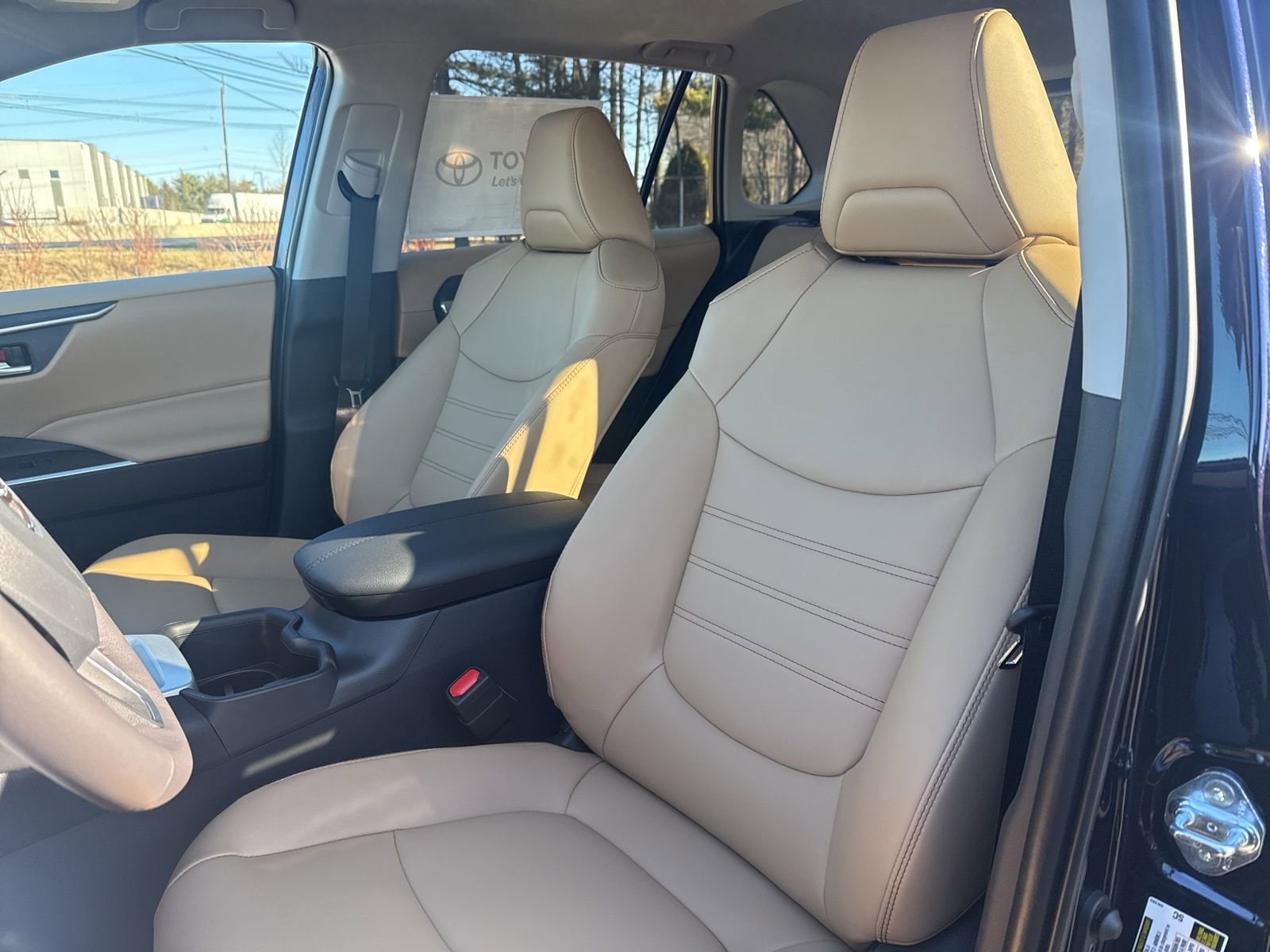 Thumbnail: 2025 Toyota RAV4 - 11