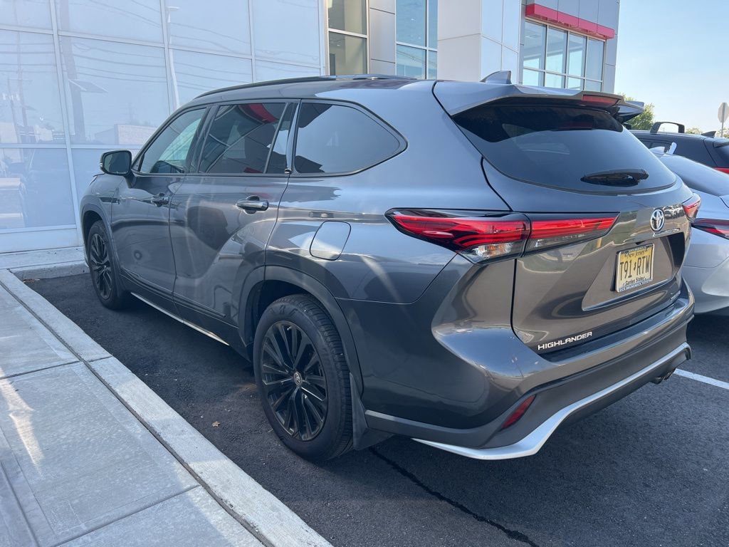 Thumbnail: 2023 Toyota Highlander - 5