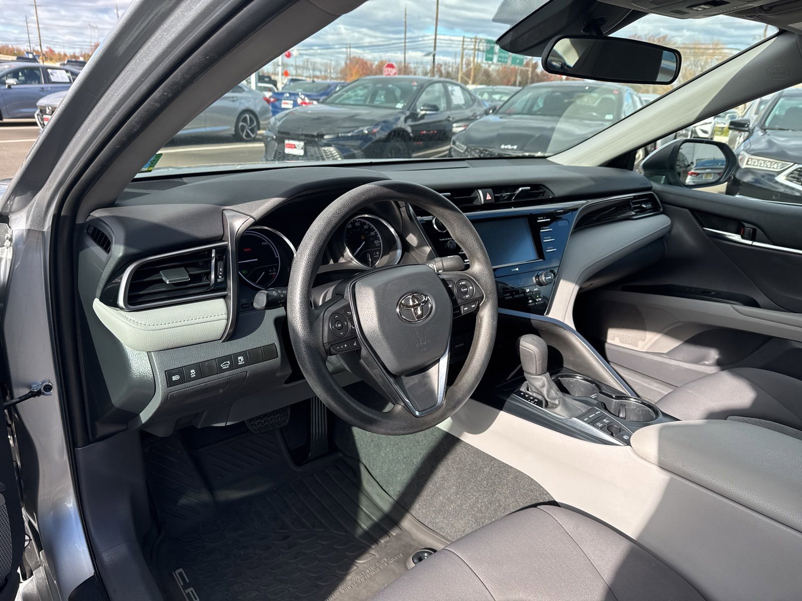 Thumbnail: 2020 Toyota Camry - 16