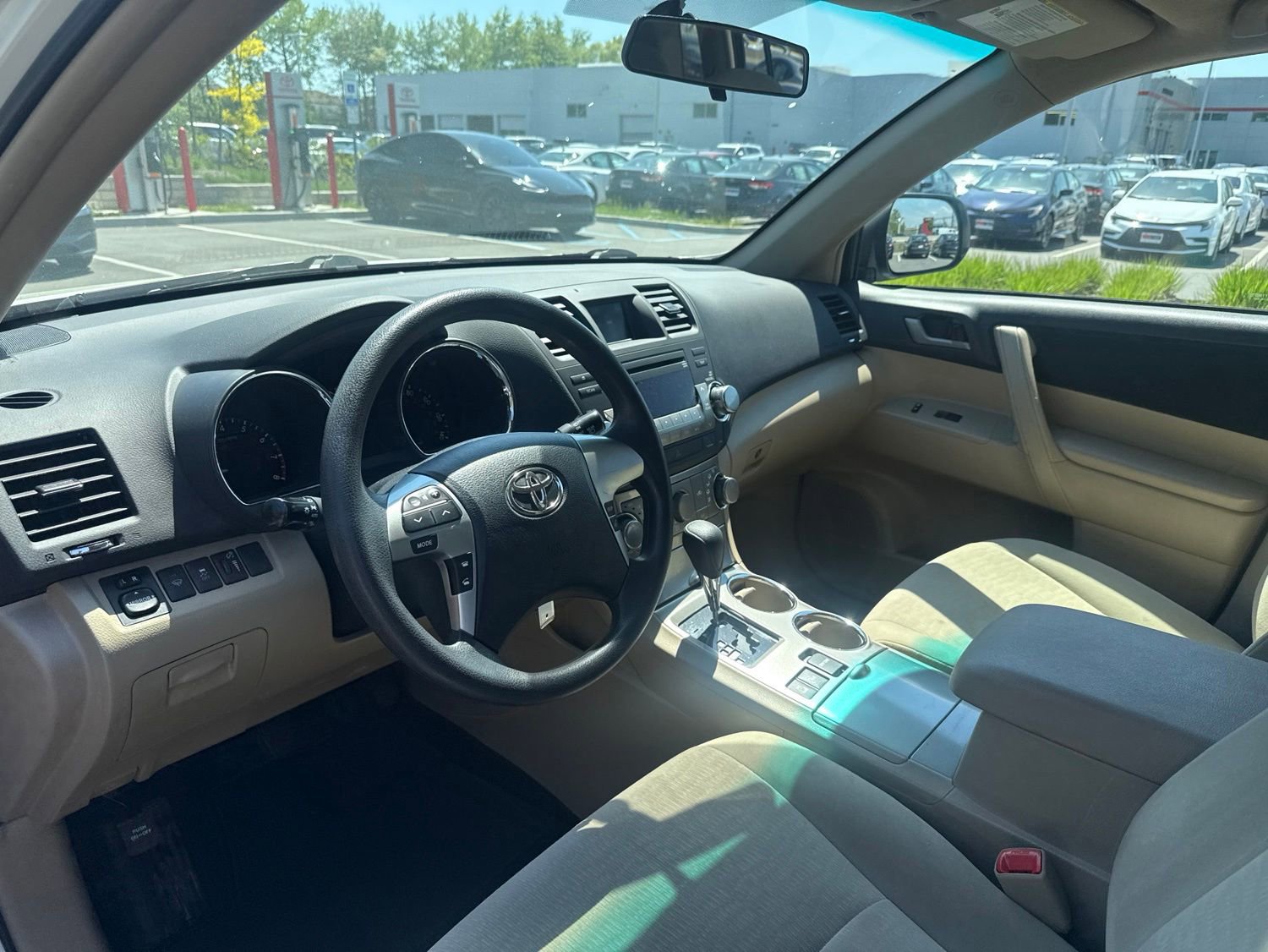 Thumbnail: 2012 Toyota Highlander - 18