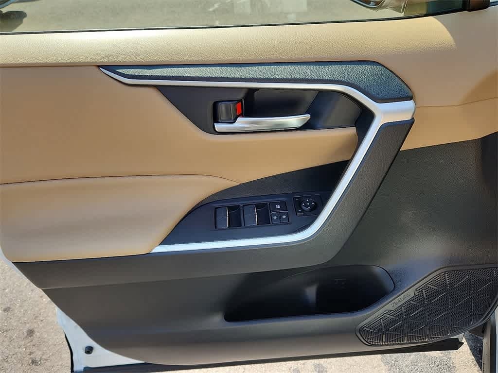 Thumbnail: 2025 Toyota RAV4 - 6