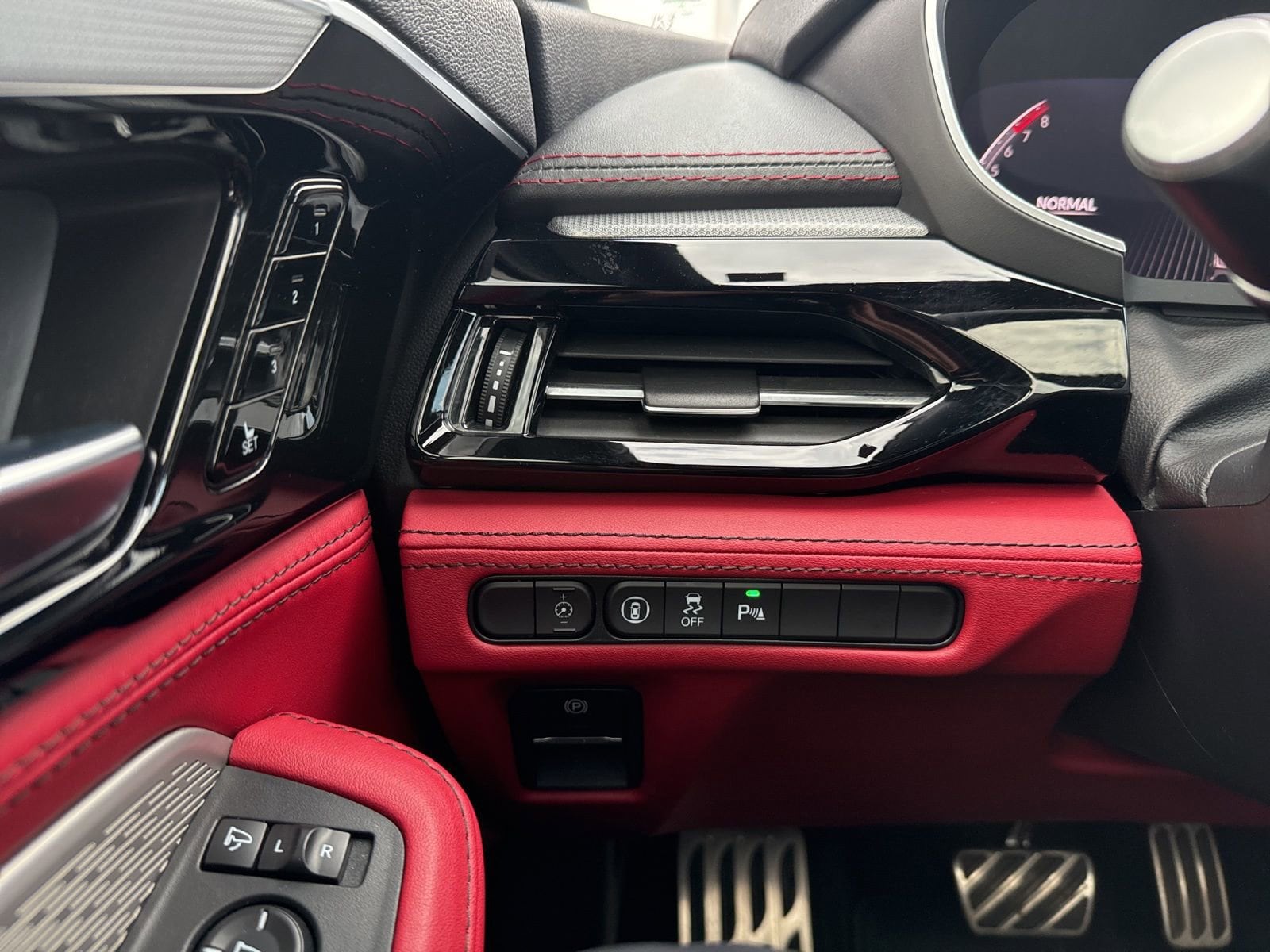 Thumbnail: 2023 Acura MDX - 32