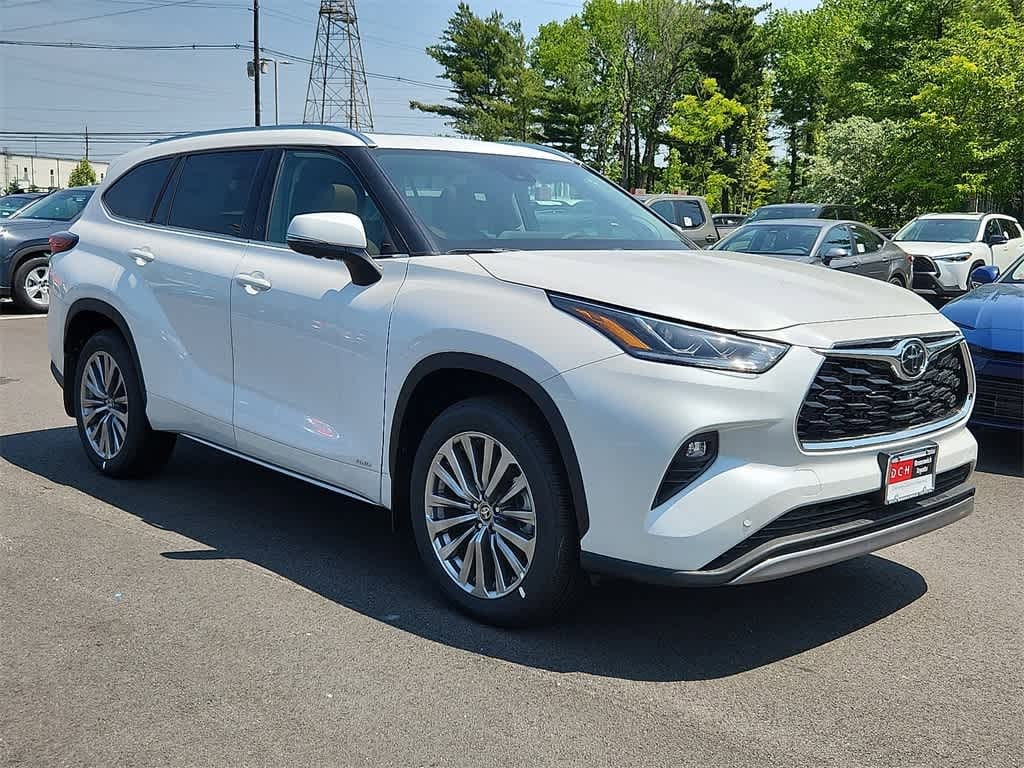 2025 Toyota Highlander Limited 3