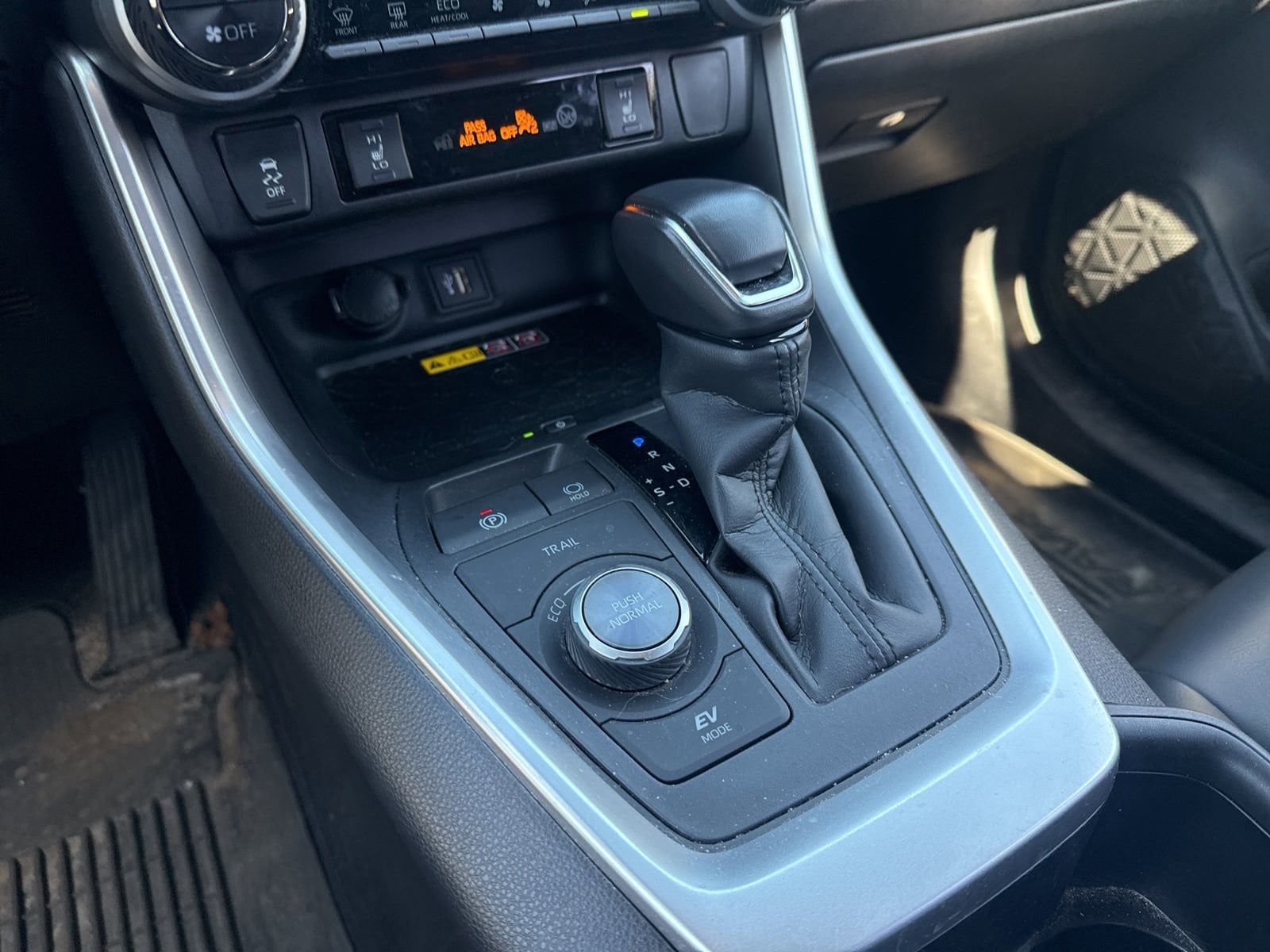 Thumbnail: 2024 Toyota RAV4 - 30