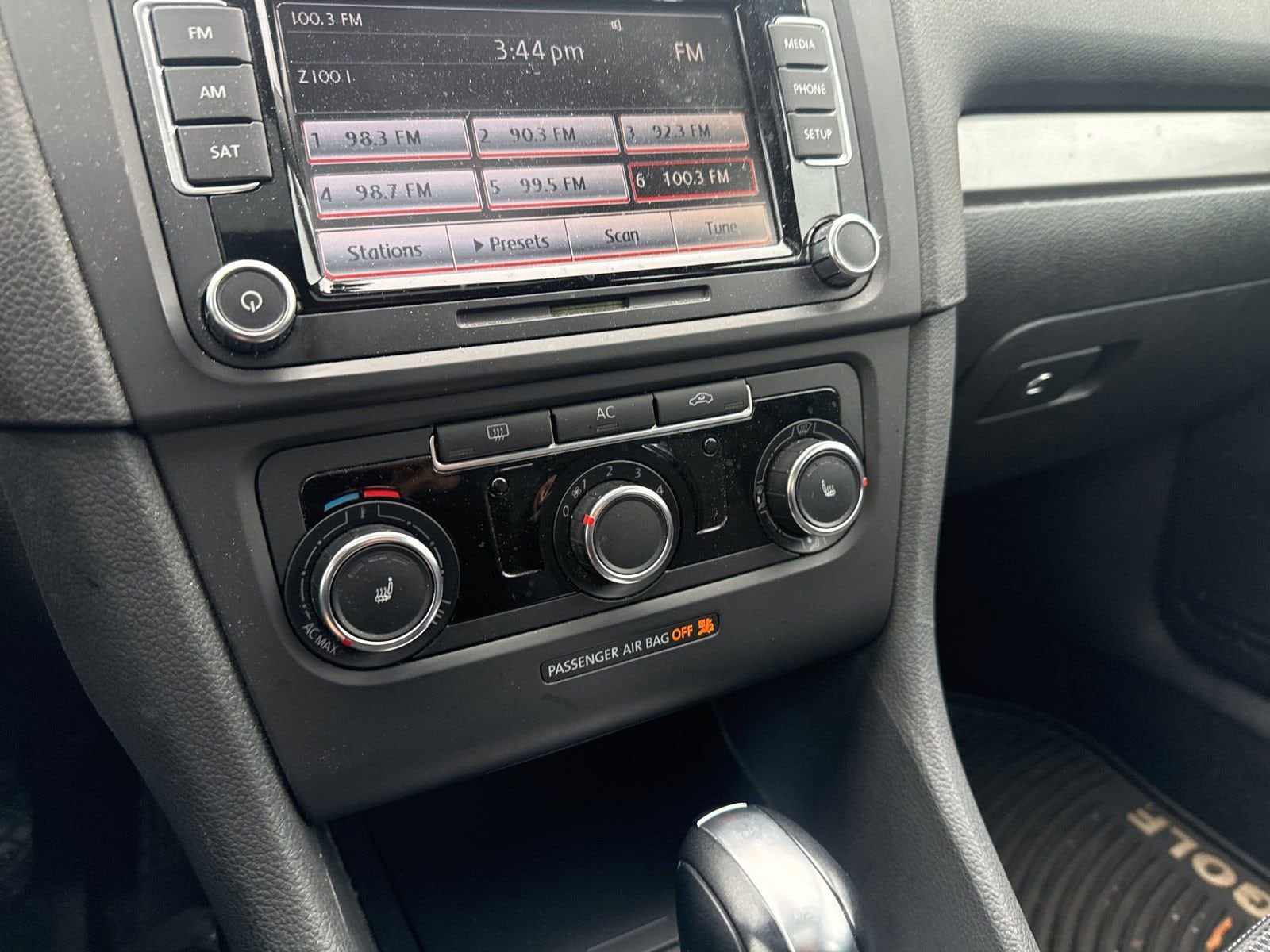 Thumbnail: 2012 Volkswagen Golf - 25