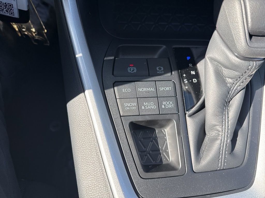 Thumbnail: 2025 Toyota RAV4 - 22