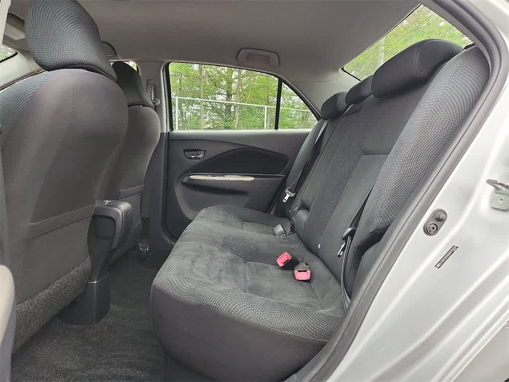 Thumbnail: 2010 Toyota Yaris - 16