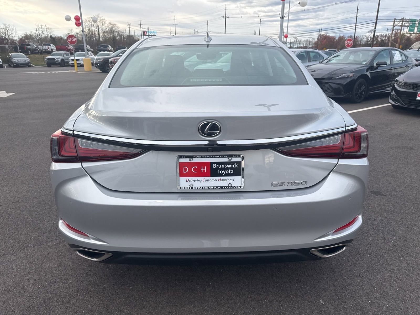 Thumbnail: 2020 Lexus ES - 6