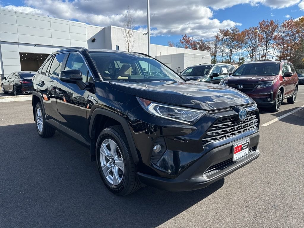 Thumbnail: 2019 Toyota RAV4 - 3