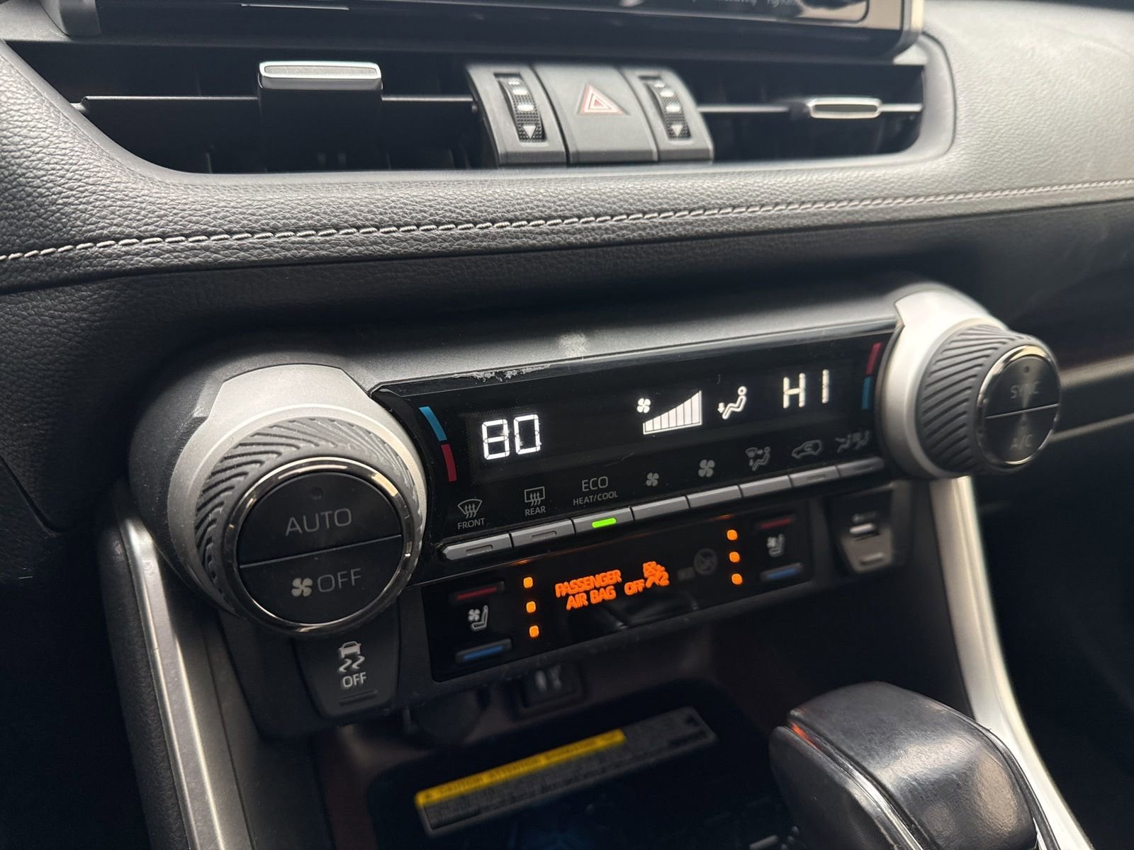 Thumbnail: 2019 Toyota RAV4 - 25