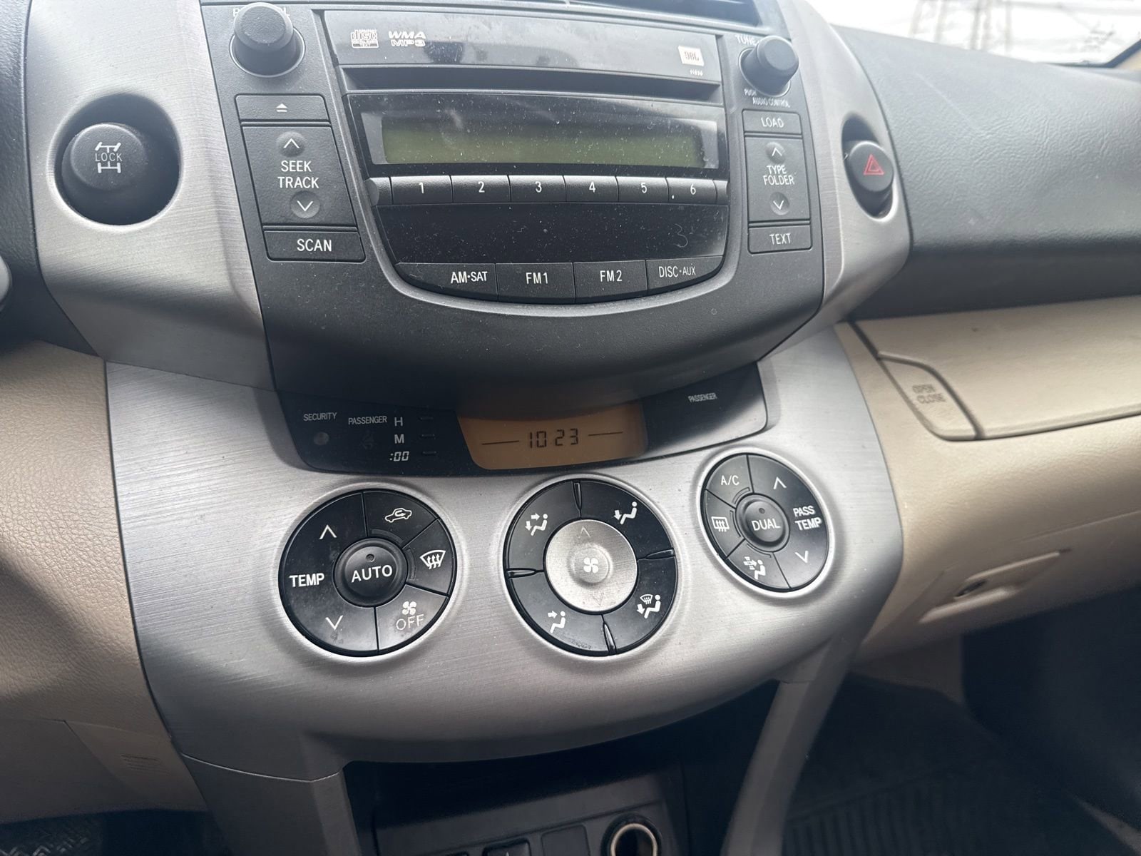 Thumbnail: 2008 Toyota RAV4 - 28