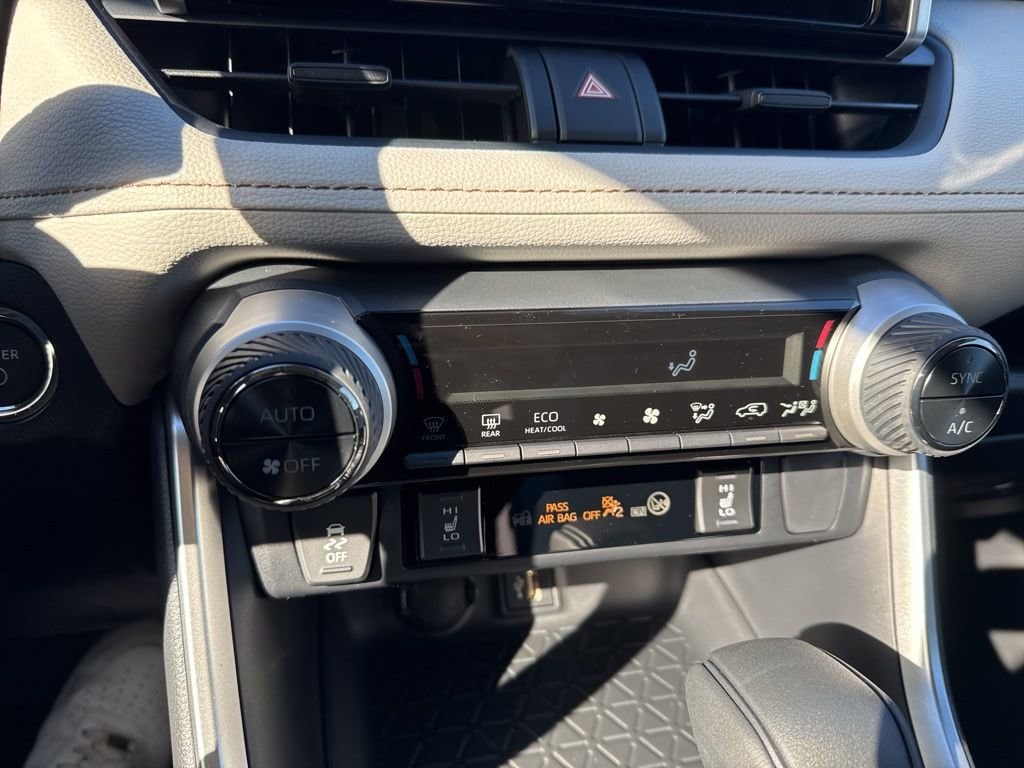 Thumbnail: 2025 Toyota RAV4 - 20