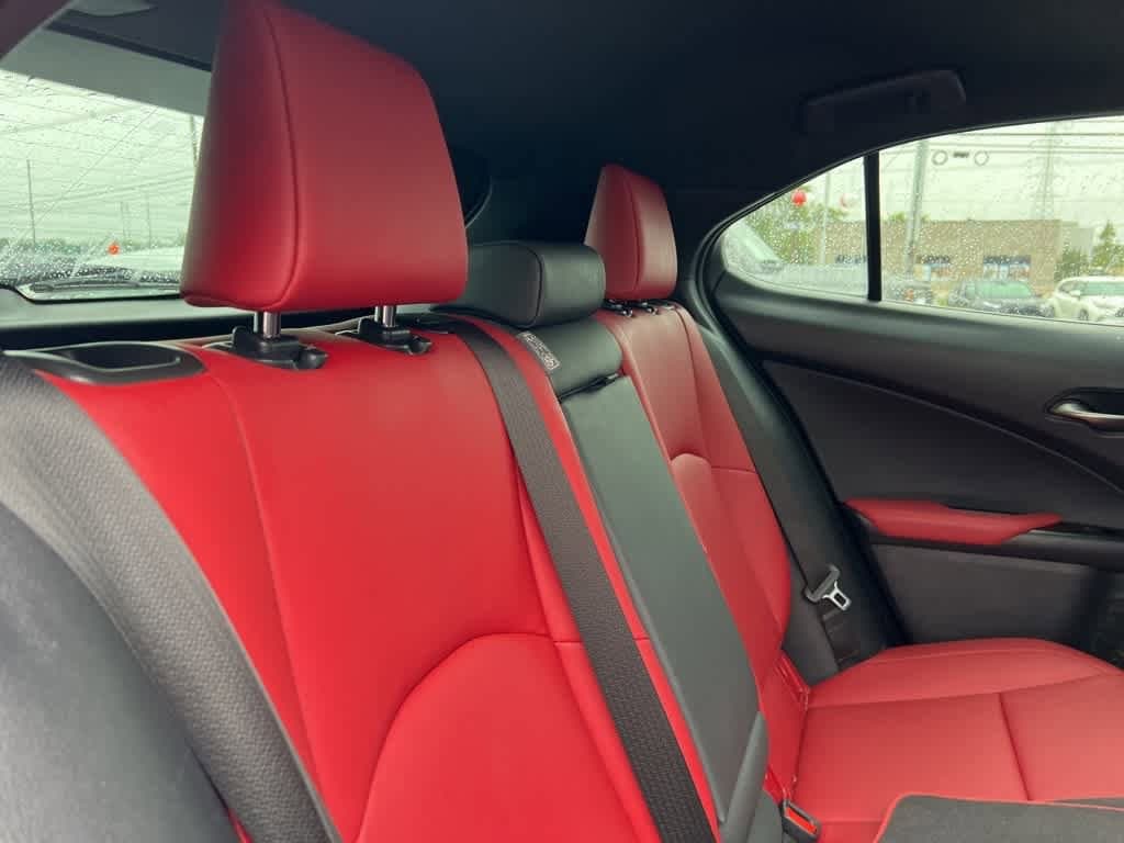 Thumbnail: 2021 Lexus UX - 19