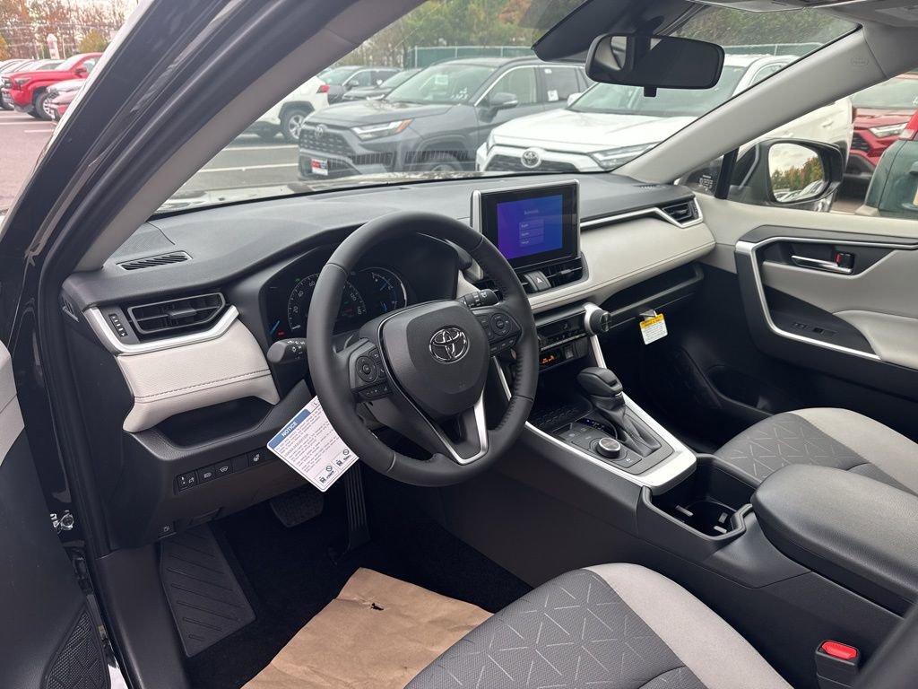 Thumbnail: 2025 Toyota RAV4 - 10