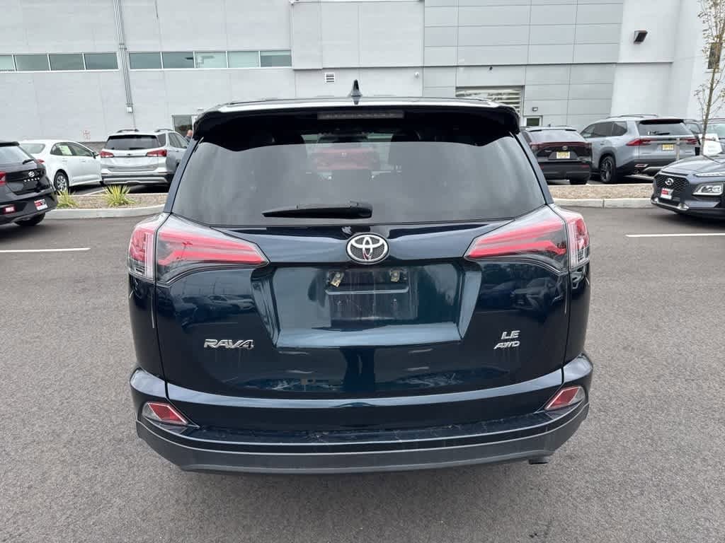 Thumbnail: 2018 Toyota RAV4 - 6