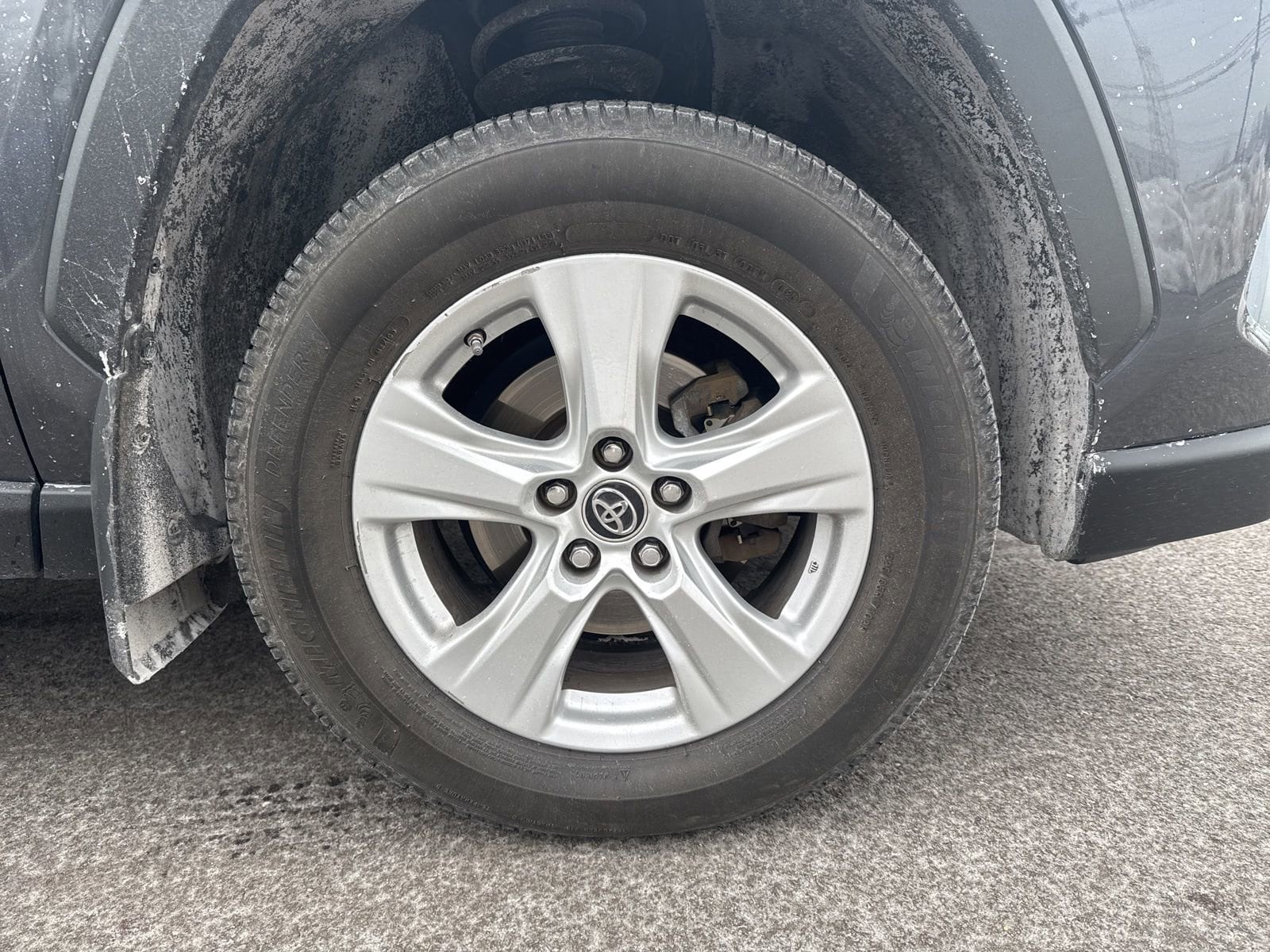 Thumbnail: 2019 Toyota RAV4 - 15