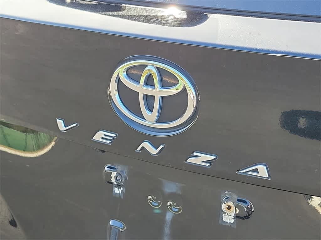 2015 Toyota Venza LE 34