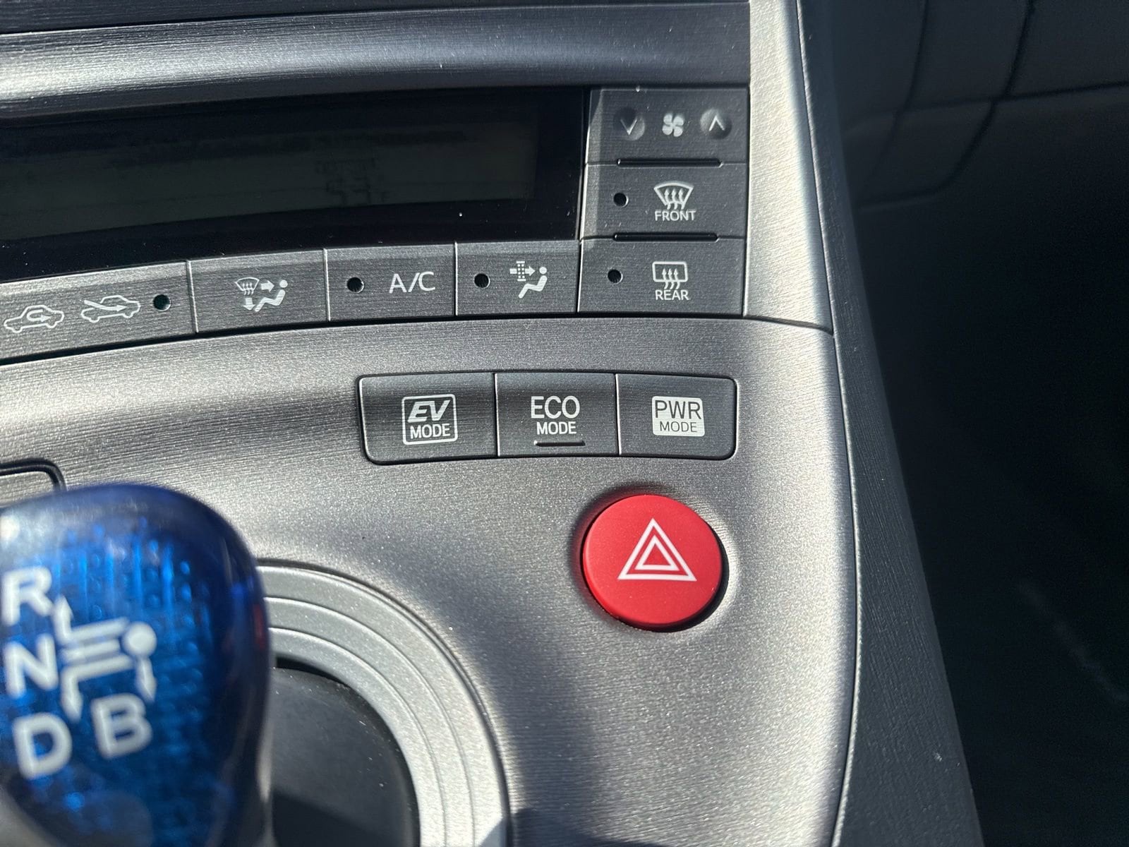 Thumbnail: 2015 Toyota Prius - 30